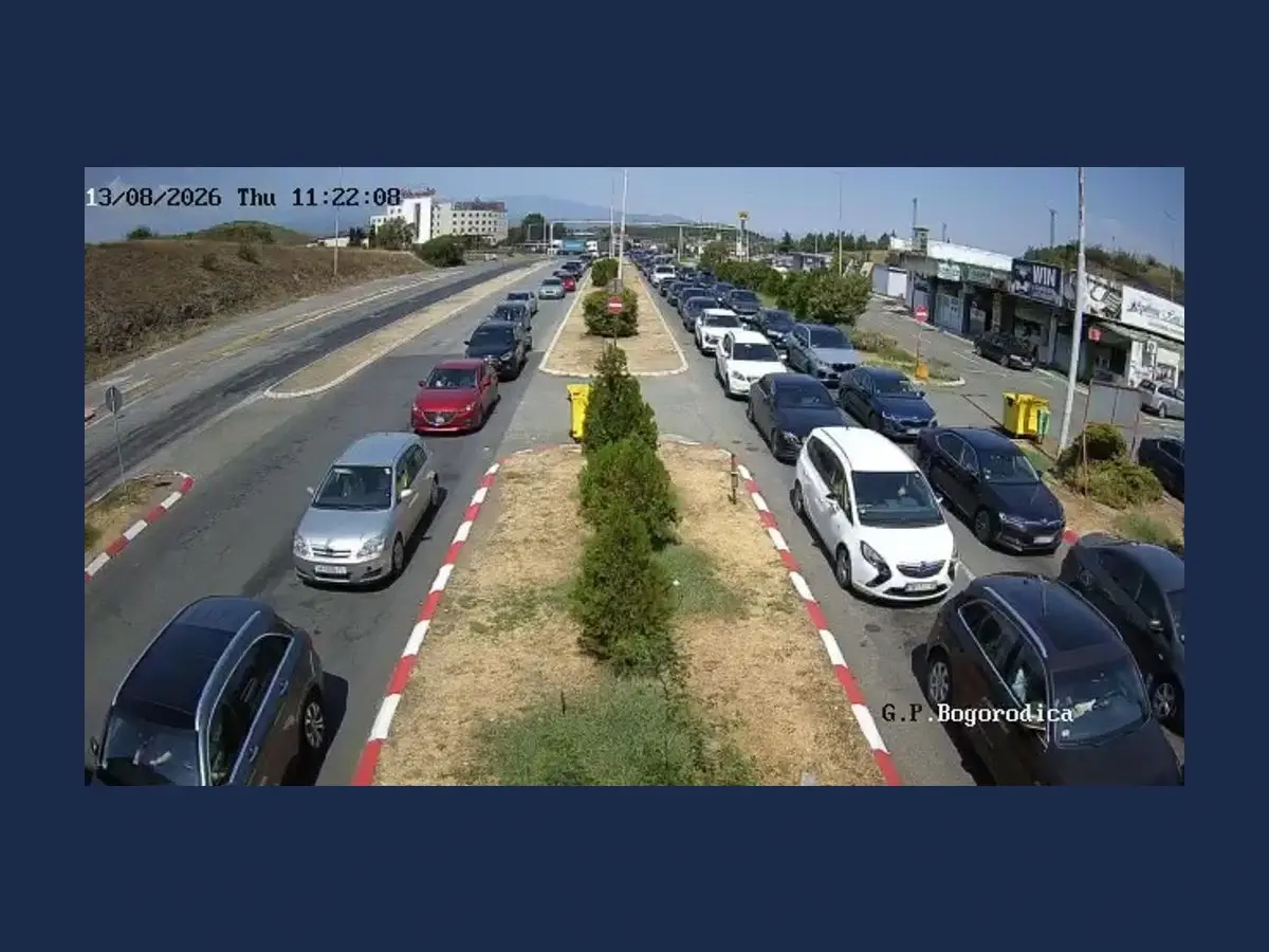 Captură salvată automat la prânz: coadă de mașini pe ambele benzi la trecerea de frontieră Bogorodica